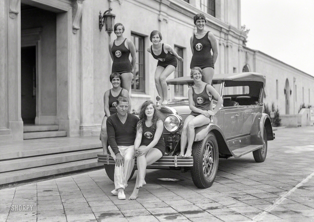 Photo showing: Team Cadillac -- San Francisco circa 1927. Cadillac touring car with Fleishhacker Swimming Club.