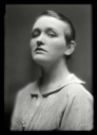 Photo showing: Illuminata -- Circa 1913. Mrs. Barnwell.