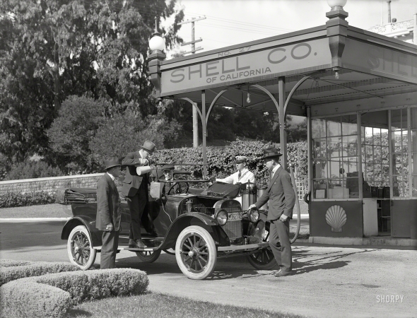 Photo showing: Shell Company -- San Francisco, 1919. Shell Oil Co. service station No. 27.