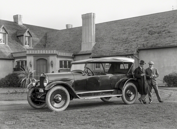 Photo showing: Car and Drivers -- 1919. Paige touring car at San Francisco Golf Club.