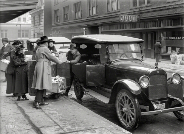 Photo showing: Nash-and-Grab -- San Francisco circa 1919. Nash touring car.