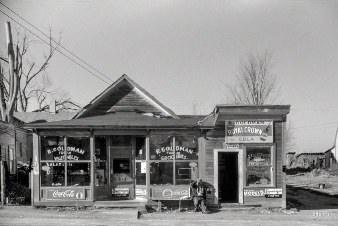 Photo showing: Sunrise, Sunset -- November 1940. Jewish stores in Colchester, Connecticut.