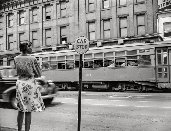 Photo showing: Car Stop -- August 1942. Washington, D.C. Streetcar at 7th Street and Florida Avenue N.W.