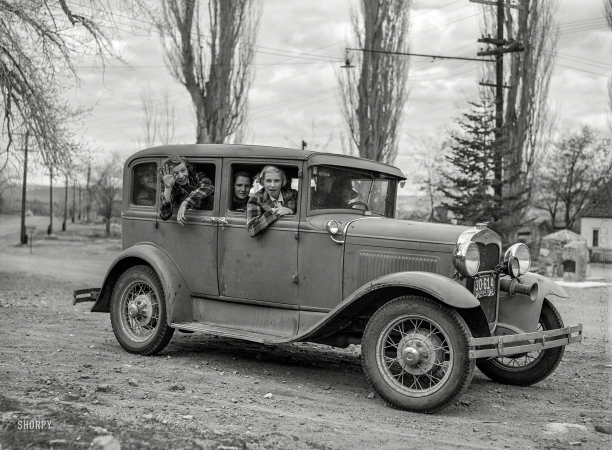 Photo showing: Genoa Jalopy -- March 1940. High school students in jalopy. Genoa, Nevada.