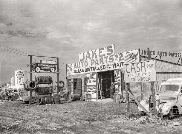 Photo showing: Jakes Auto Parts -- January 1942. Auto graveyard -- U.S. Highway 80, Texas, between Fort Worth and Dallas.