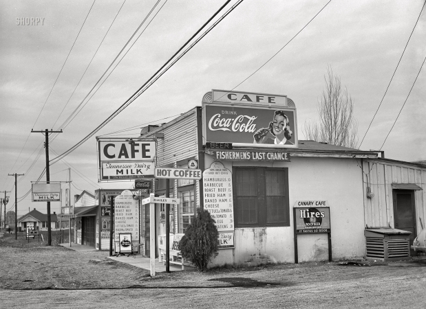 Photo showing: Canary Cafe -- January 1942. Roadside stand -- U.S. Highway 80 between Dallas and Fort Worth, Texas. 