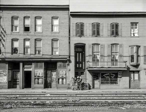Photo showing: Maryland Junk -- October 1937. Houses near the railroad tracks. Hagerstown, Maryland.