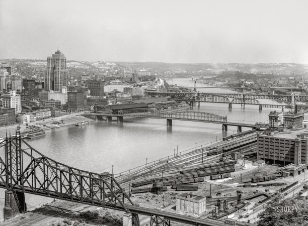 Photo showing: Beaucoup Bridges -- July 1938. Looking north. Monongahela River, Pittsburgh, Pennsylvania.