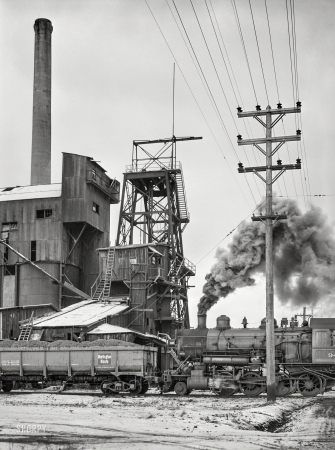 Photo showing: West Mine -- January 1939. West Mine, West Frankfort, Illinois. Now abandoned.