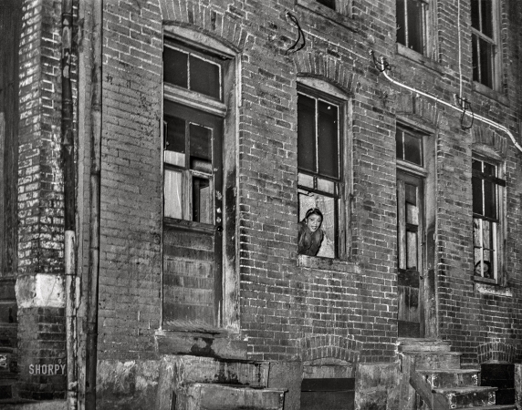 Photo showing: Work From Home 1.0 -- January 1939. Prostitute. Saint Louis, Missouri.