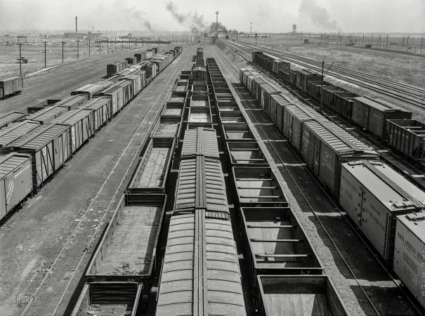 Photo showing: Garden State -- April 1939. Rail yard. Newark, New Jersey.