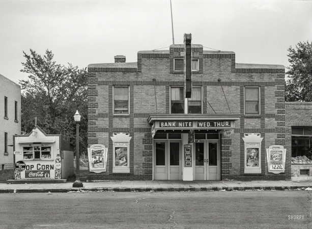 Photo showing: Bank Nite -- September 1939. Motion picture theatre. Farmington, Minnesota.