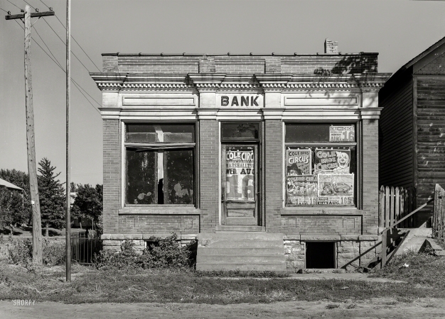 Photo showing: Clown Bank -- September 1939. Closed bank. Haverhill, Iowa.