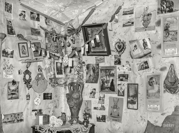 Photo showing: Bunny Shrine -- March 1939. Decorations in corner of living room of Mexican house. San Antonio, Texas.