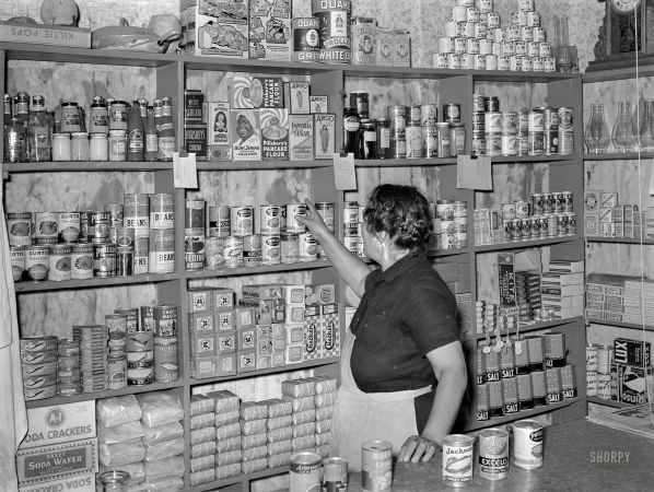 Photo showing: Texas Bodega -- March 1939. Small Mexican grocery store. San Antonio, Texas.