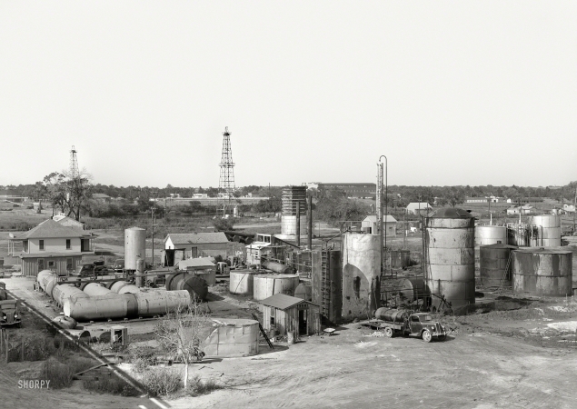 Photo showing: The Oil Patch -- August 1939. Independent refinery. Oklahoma City, Oklahoma.