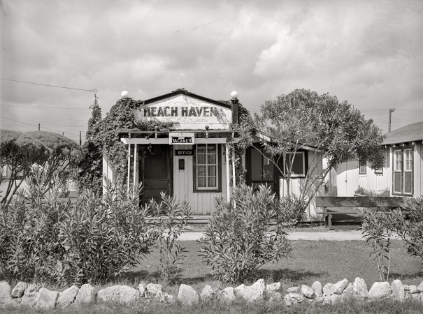 Photo showing: Beach Haven -- October 1939. Corpus Christi, Texas. Office of tourist courts.