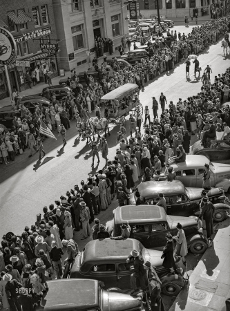 Photo showing: Fat Stock Parade -- March 1940. Part of the parade which opened the Fat Stock Show. San Angelo, Texas.