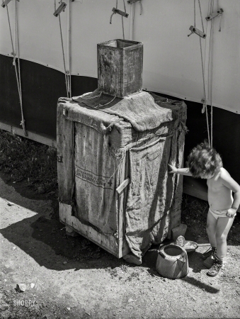 Photo showing: Mormon Fridge -- April 1940.  'Mormon refrigerator' used by caretaker at Tonto National Monument, Gila County, Arizona.