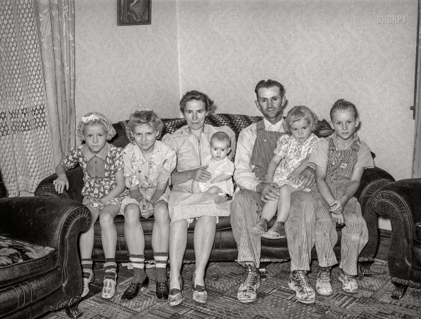 Photo showing: The Snowville Seven -- August 1940. Mormon farm family. Snowville, Utah.