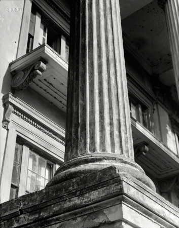 Photo showing: Of the Community -- Circa 1936. Belle Grove Plantation, Louisiana, 1858. Closeup of column.