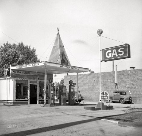 Photo showing: GAS -- May 1939. Gas station between Tulare and Fresno on U.S. 99.