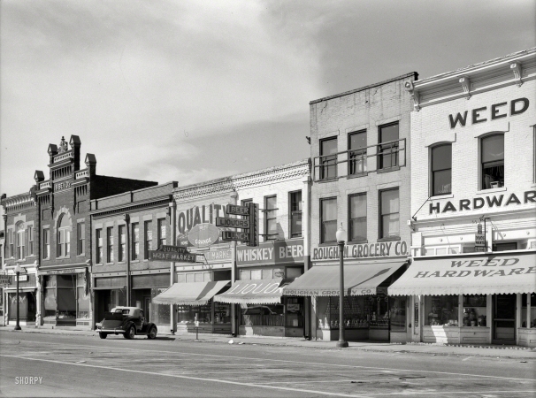 Photo showing: Weed Hardware -- June 1938. Stores on Sunday. Vincennes, Indiana.