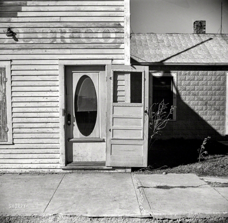 Photo showing: The Zero Door -- October 1937. Doorway. Des Lacs, North Dakota.
