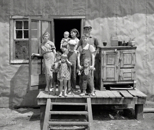 Photo showing: All the Allens -- June 1937. Ray Allen family near Black River Falls, Wisconsin.