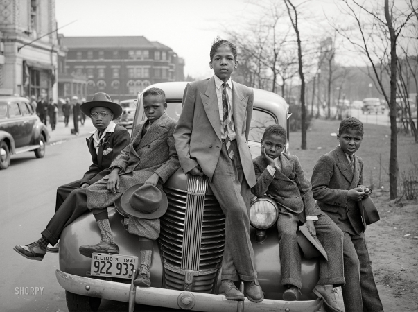 Photo showing: Easter in Chicago -- April 1941. Boys on Easter morning, Southside Chicago. 