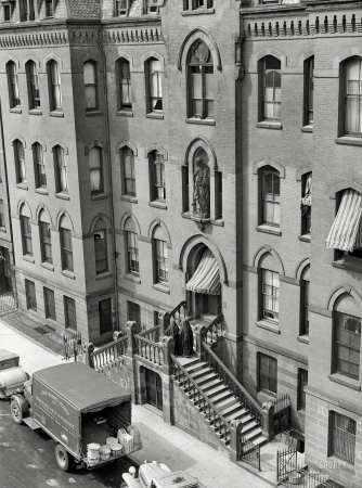 Photo showing: New York Nuns -- New York, 1938. Convent on East 63rd Street. The Dominican Convent of Our Lady of the Rosary.