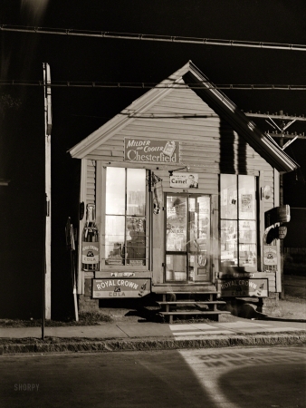 Photo showing: Store Noir. -- May 1940. Corner store at 11 p.m. Durham, North Carolina.