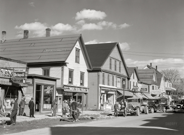 Photo showing: Caribou, Maine -- October 1940. Scenes along U.S. Route 1. Main street in Caribou, Maine.