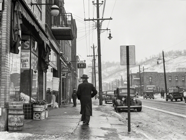 Photo showing: EAT -- January 1941. Main street in the steel town of Midland, Pennsylvania.