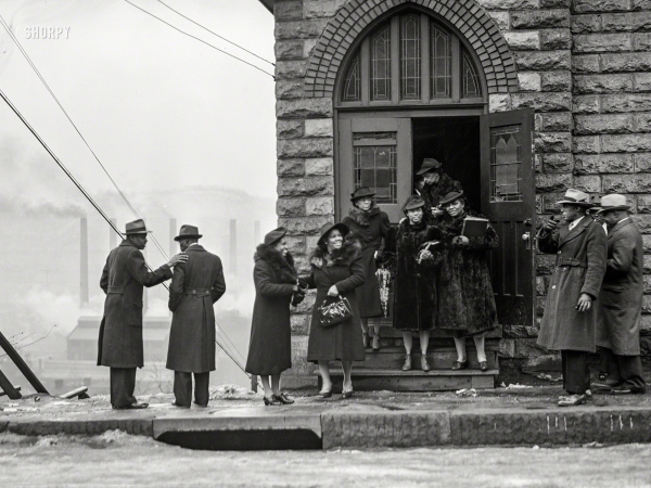 Photo showing: Church Ladies -- January 1941. Negro church in mill district of Pittsburgh, Pennsylvania.