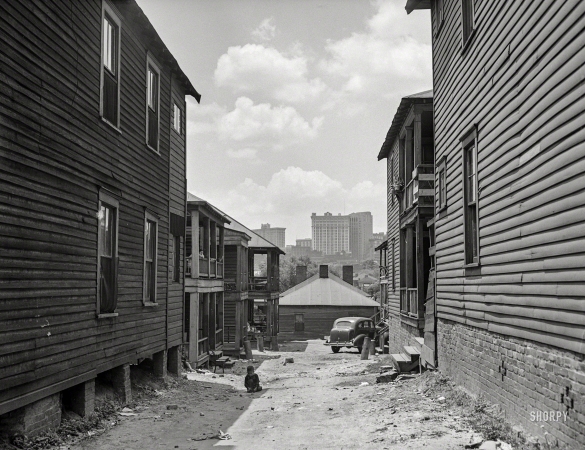 Photo showing: Atlanta: 1939 -- May 1939. Slums in Negro district. Atlanta, Georgia.