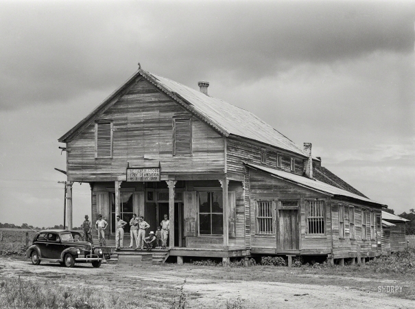 Photo showing: The Chopin Store -- June 1940. Melrose, Natchitoches Parish, Louisiana. Old cotton plantation store at Derry Plantation.