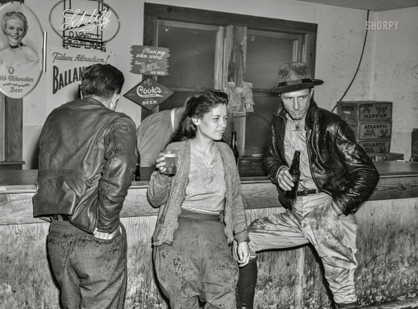 Photo showing: Soldiers Joy -- December 1940. Starke, Florida. Construction workers drinking beer in Soldiers Joy Cafe near Camp Blanding.
