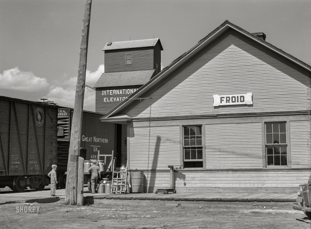Photo showing: Froid Depot -- August 1941. Railroad station in Froid, Montana.