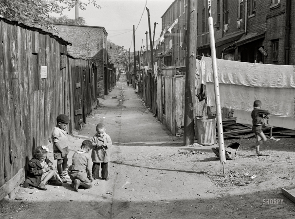 Photo showing: Defrees Alley -- September 1941. Children playing in DeFrees Alley, N.E., Washington, D.C., near Capitol building.