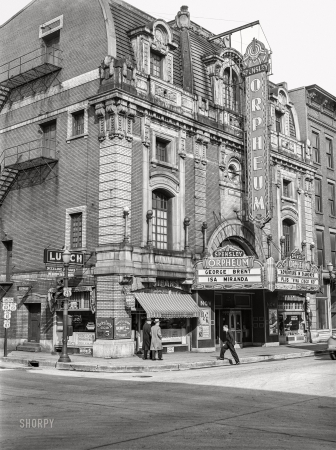 Photo showing: Spensley Orpheum -- April 1940. Old Orpheum theater. Dubuque, Iowa.