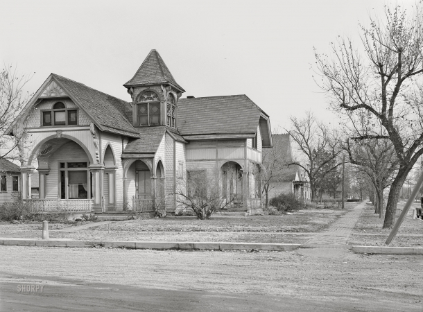 Photo showing: Kearney -- November 1940. House in Kearney, Nebraska.