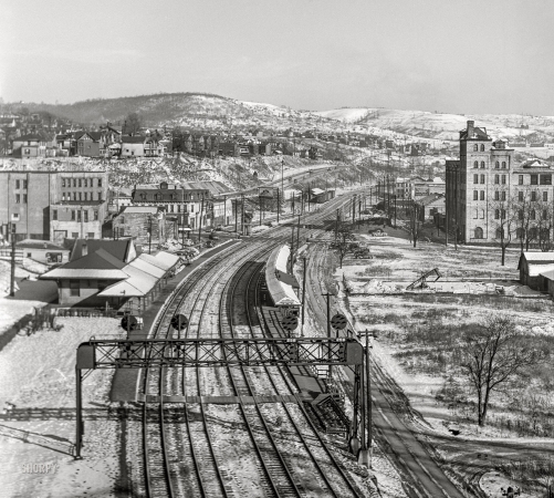 Photo showing: Frosted Depot -- January 1941. Rochester, Pennsylvania. Ohio River town.