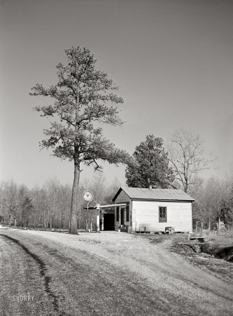 Photo showing: Tidewater Texaco -- March 1941. Gas station. King William County, Virginia.