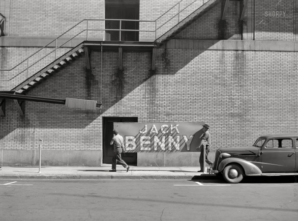 Photo showing: Jack Benny -- August 1941. Movie theater. Saginaw, Michigan.