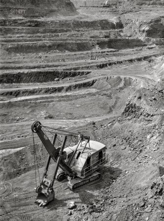Photo showing: A Bigger Digger -- August 1941. Albany iron mine. Hibbing, Minnesota.