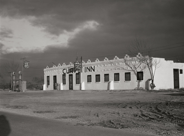 Photo showing: Curve Inn -- February 1942. Union County, Missouri. Roadhouse.