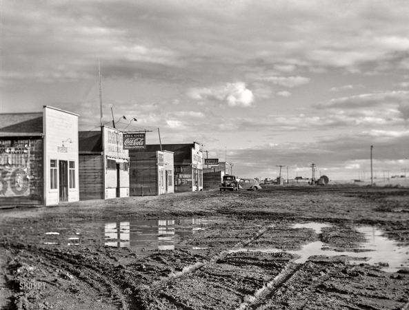 Photo showing: Mudville, Montana -- March 1942. Wheeler, Montana. Boom town of the Fort Peck construction era, now nearly deserted.