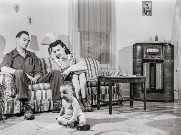 Photo showing: Baby Barkhoefer -- April 1942. Hamilton, Montana. Ted Barkhoefer and family.