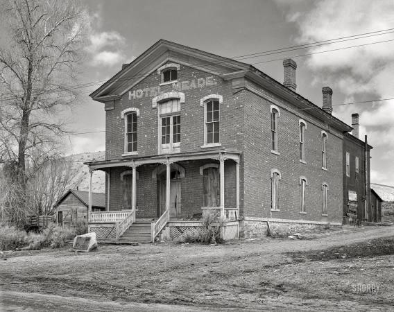 Photo showing: Hotel Meade -- April 1942. Bannack, Montana. Old hotel.